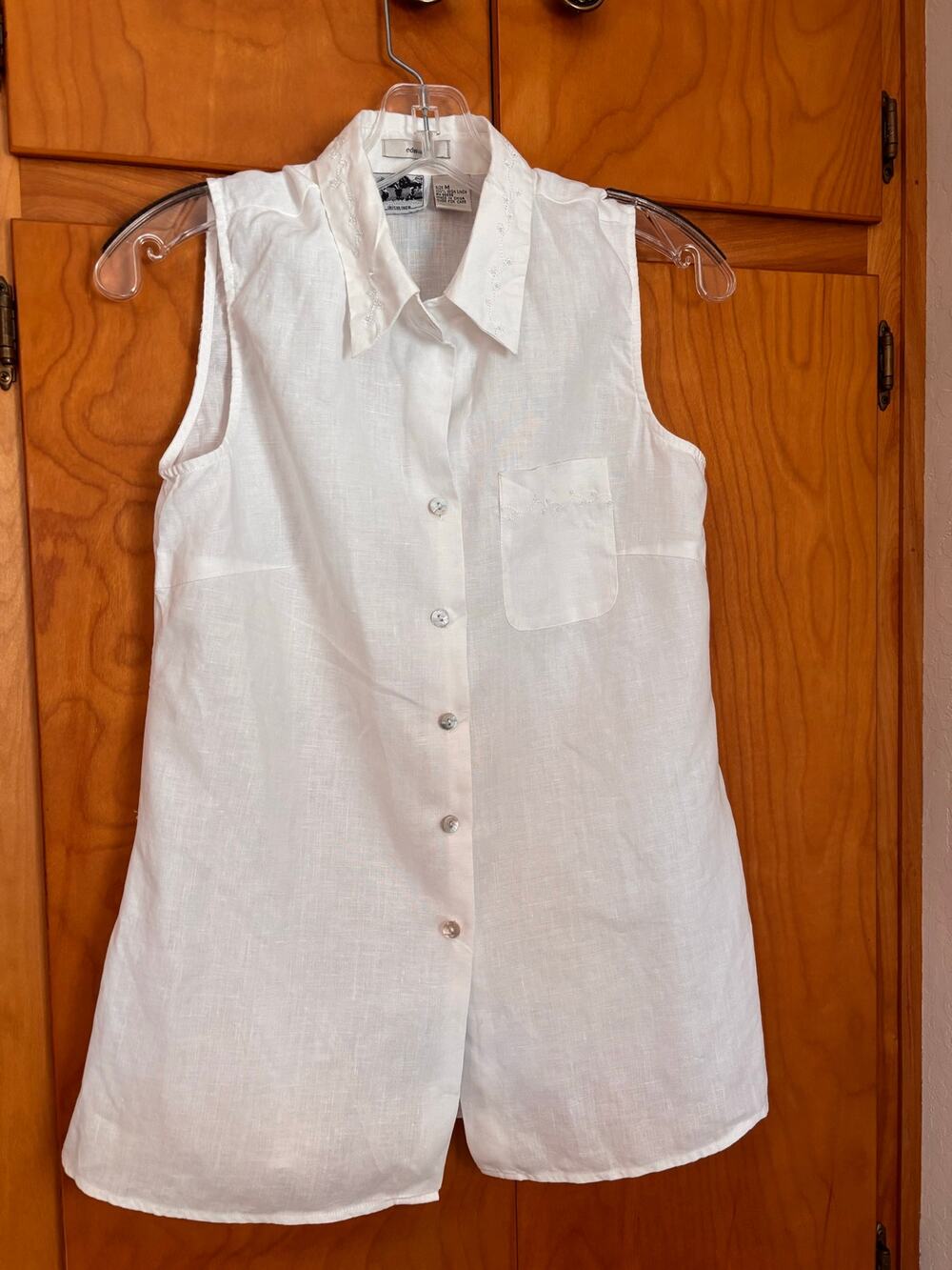 Vintage Edward 100% Irish linen sleeveless button-front blouse